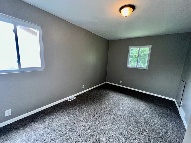 Building Photo - 8277 Toepfer Rd
