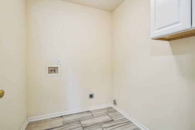 Building Photo - 1104 Walden Pl Dr