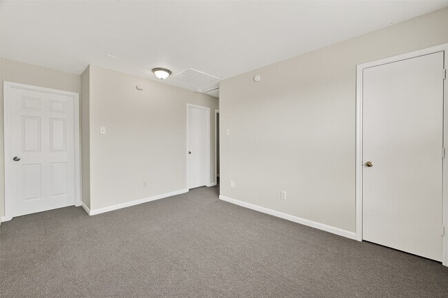 Building Photo - 7351 Parkland Manor Dr