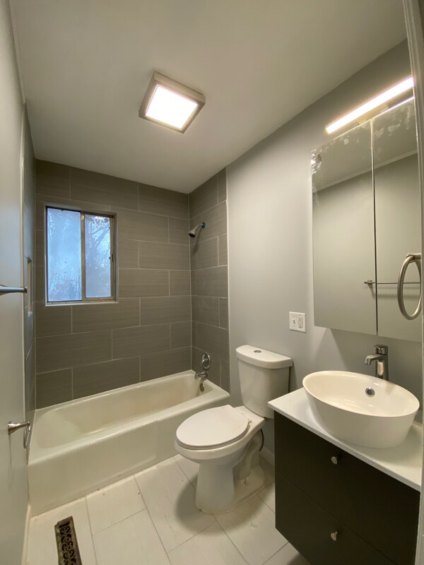 Building Photo - 2310 Tibbett St