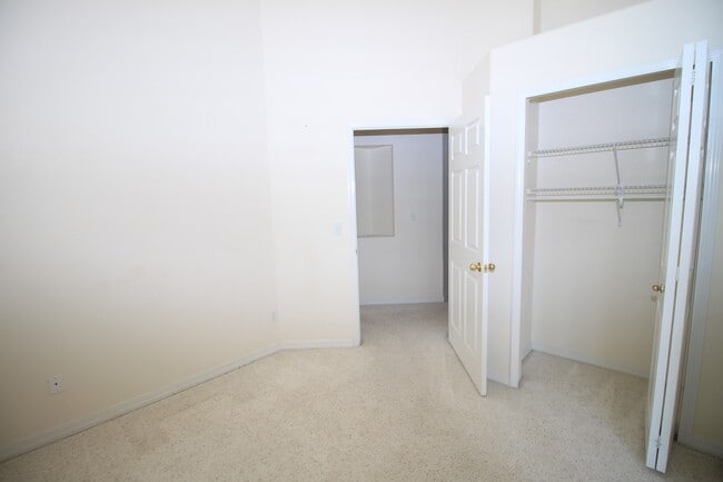 Building Photo - Amazing 5 bedroom home in Desirable Crown Hill Mesa on West Side of town