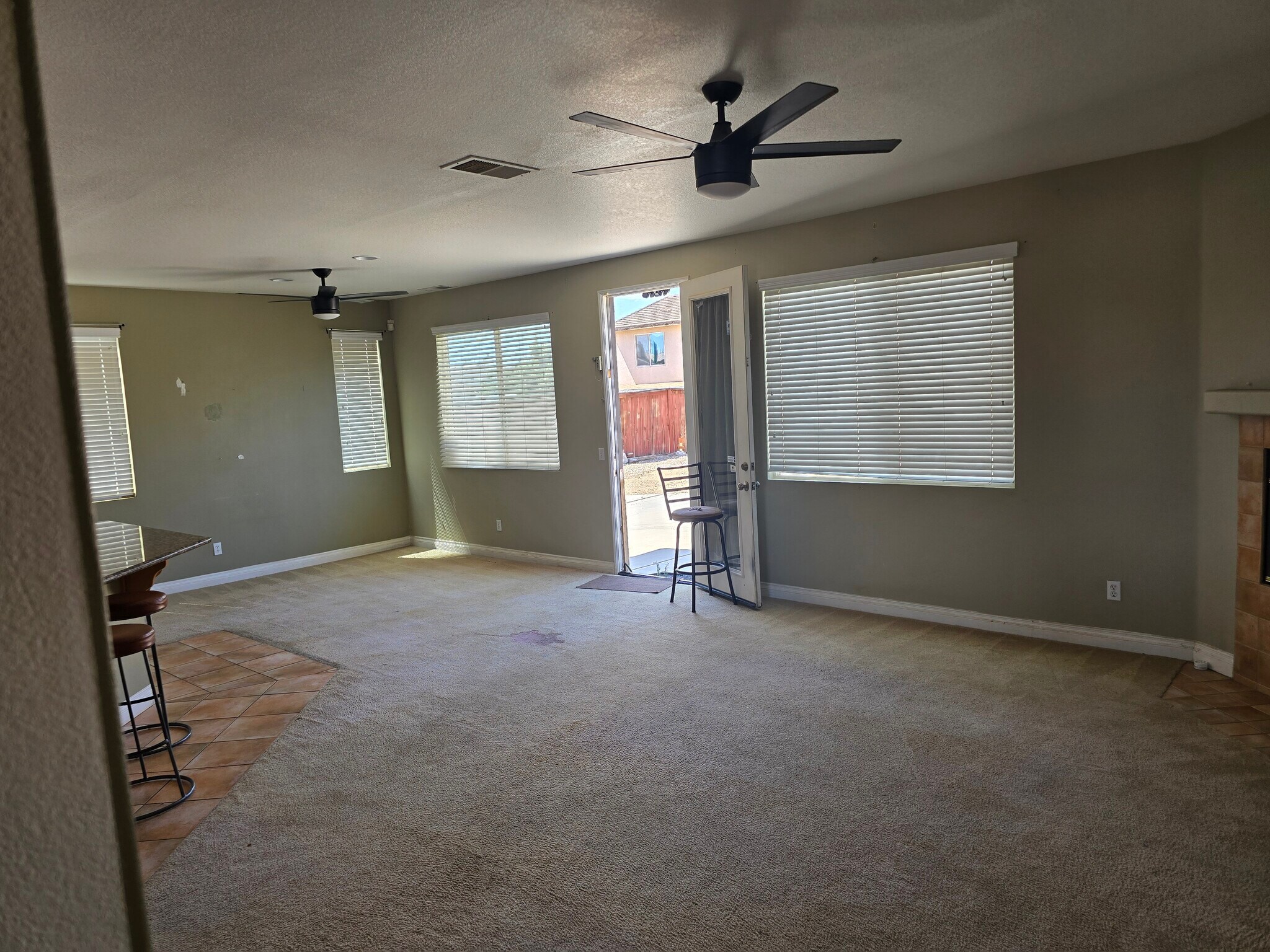 Building Photo - 11676 Azalia Dr