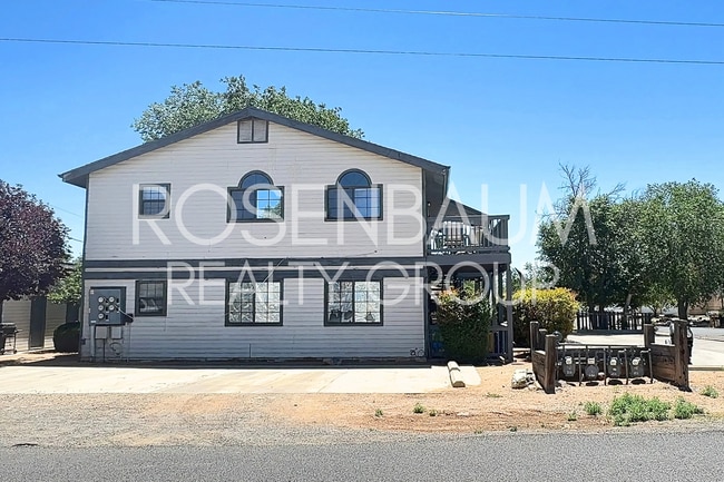 Building Photo - Charming 2-bedrooms, 1-bath downstairs 4-p...