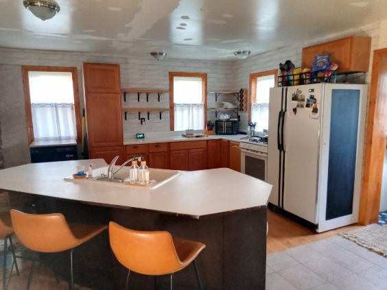 Primary Photo - 913 2nd St SE