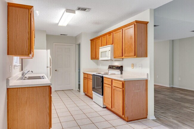 Building Photo - 917 Claeven Cir