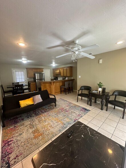 Building Photo - 1304 W Fig Ave