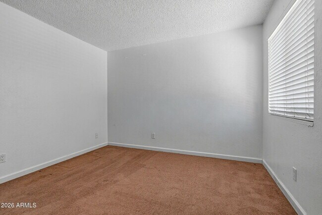 Building Photo - 6627 N 27th Ave