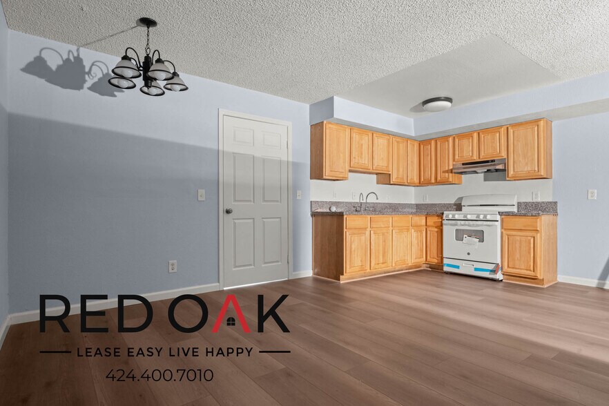 Building Photo - 2448 N Eastern Ave