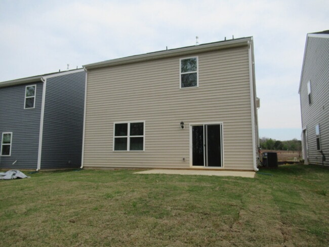 Building Photo - For Rent in Lincolnton — Spacious and modern 4-bedroom, 2.5 bath two story home designed for open...