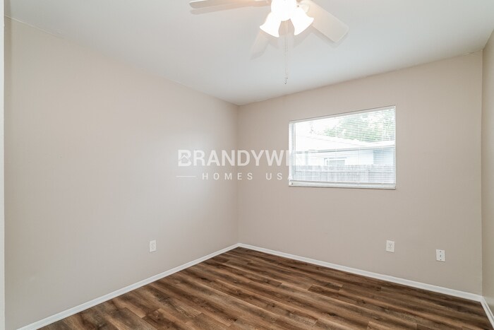 Building Photo - 11780 129th Ave N