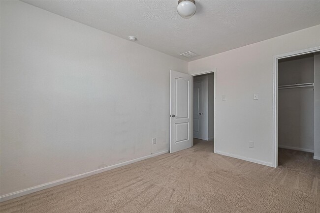 Building Photo - 19229 Gunther Springs Ct