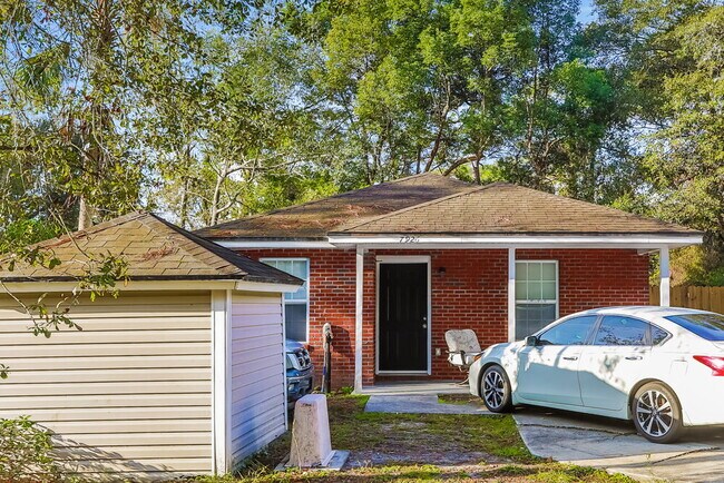 Building Photo - 7926 Pipit Ave