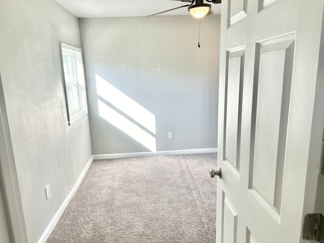 Building Photo - Newly Renovated 3BR Home Near Downtown & Medical District!