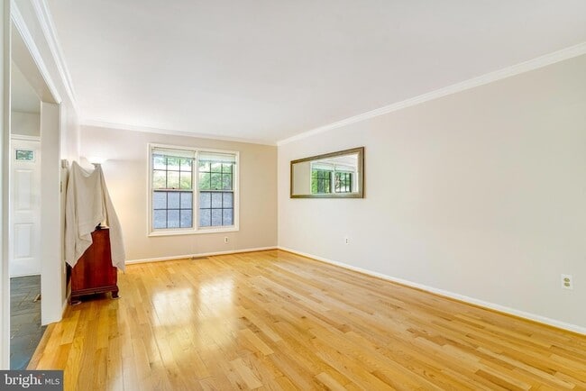 Building Photo - 2131 Kings Mill Ct