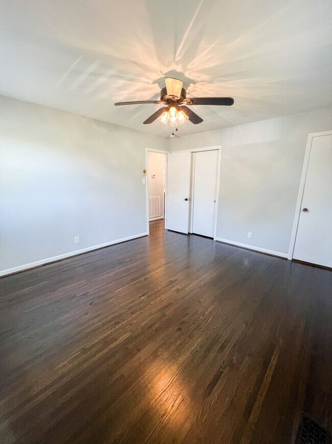 Building Photo - 2108 Barkley Dr