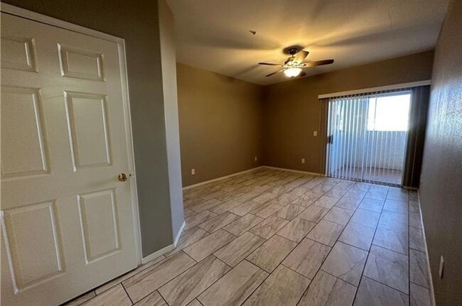 Building Photo - 6480 Annie Oakley Dr