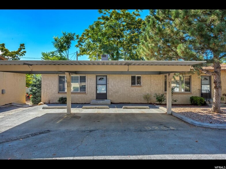 Primary Photo - 923 E 500 S
