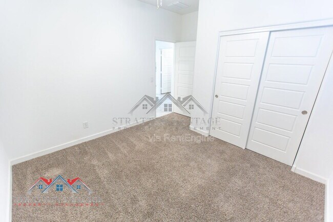 Building Photo - 1673 N Wrigley Dr