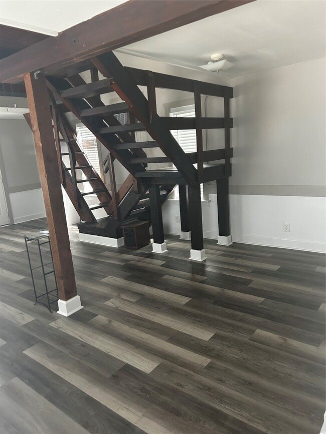 Building Photo - 17809 Bamwood Rd
