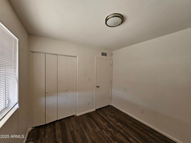 Building Photo - 1221 E Harmony Cir