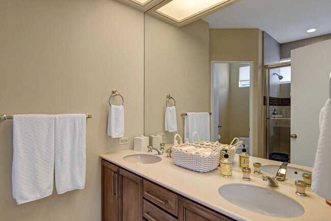 Building Photo - 430 White Horse Trail