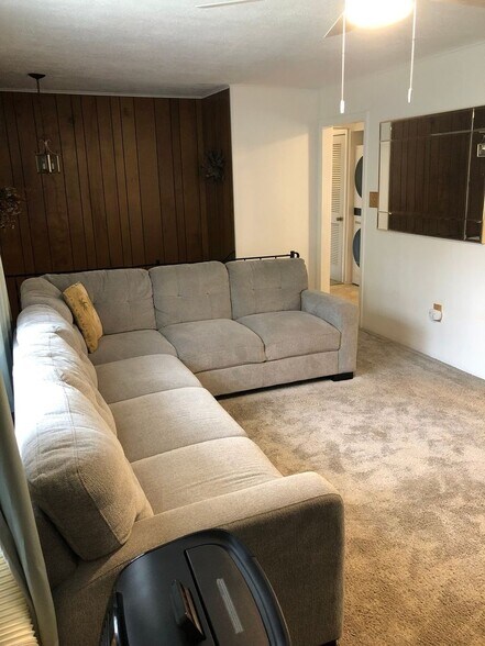 Building Photo - 1606 Daniels Run Rd NE