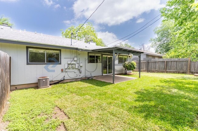 Building Photo - 2311 Singletree Ave