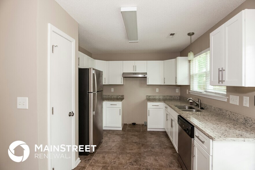 Building Photo - 8625 Flowers Ct