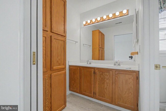 Building Photo - 795 Eastern Point Rd