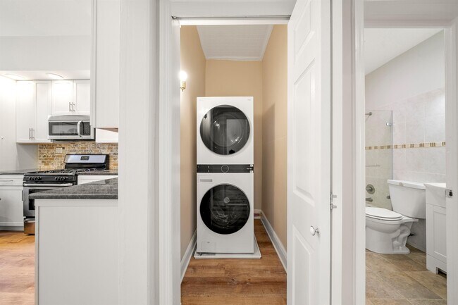 Building Photo - 215 Dodd St