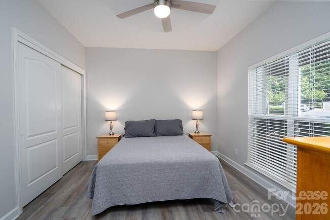 Building Photo - 18511 Harborside Dr