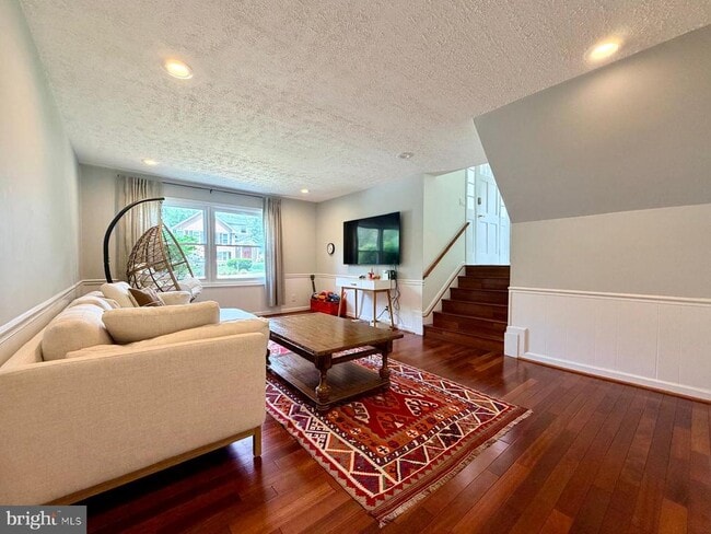 Building Photo - 12904 Missionwood Way
