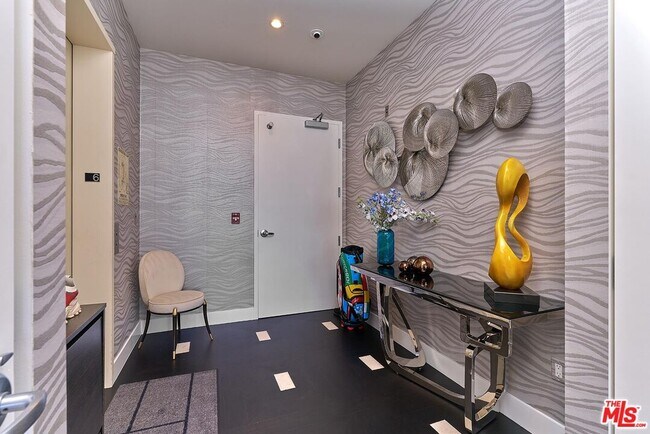 Building Photo - 10776 Wilshire Blvd