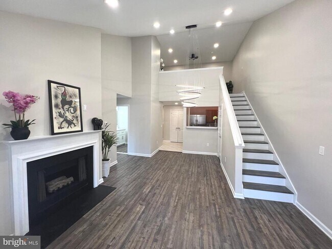 Building Photo - 12020 Taliesin Pl