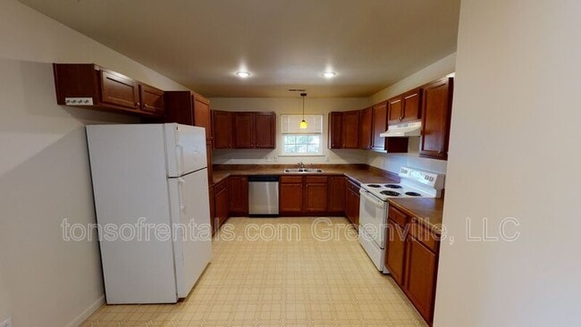 Building Photo - 801 E Georgia Rd