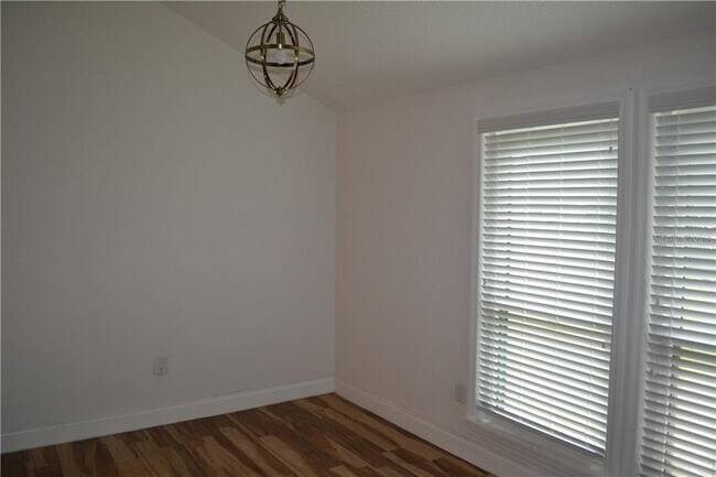 Building Photo - 603 Grenadine Ct