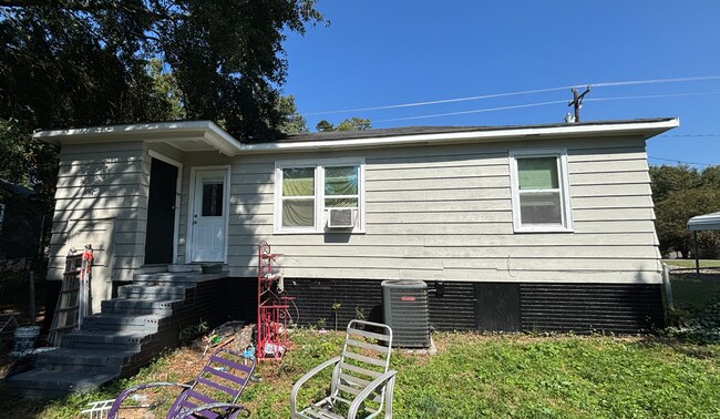 Building Photo - Coming Soon! Three Bedroom House with Large Yard