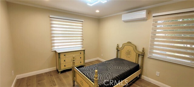 Building Photo - 1845 N Santa Anita Ave