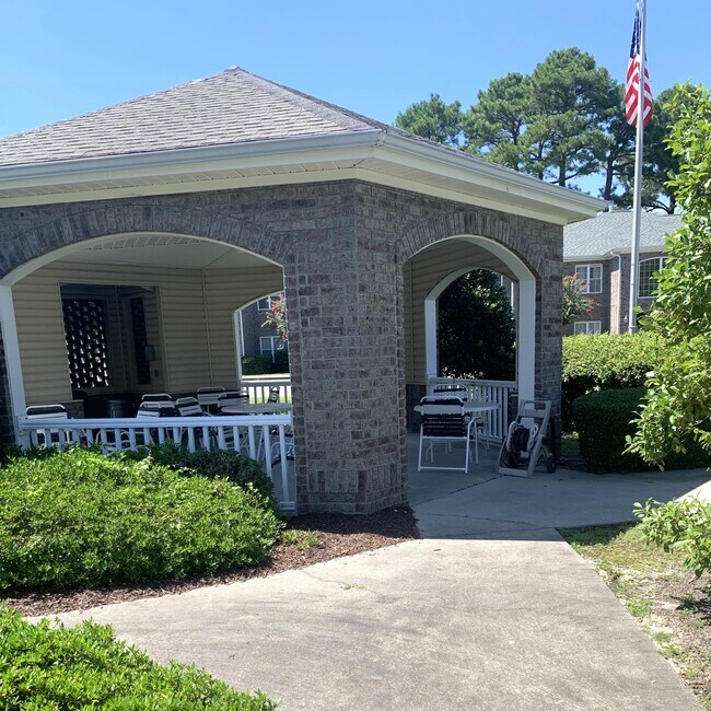 Building Photo - 500 Willow Green Dr