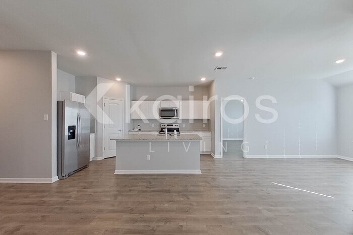 Building Photo - 418 Mango Dr