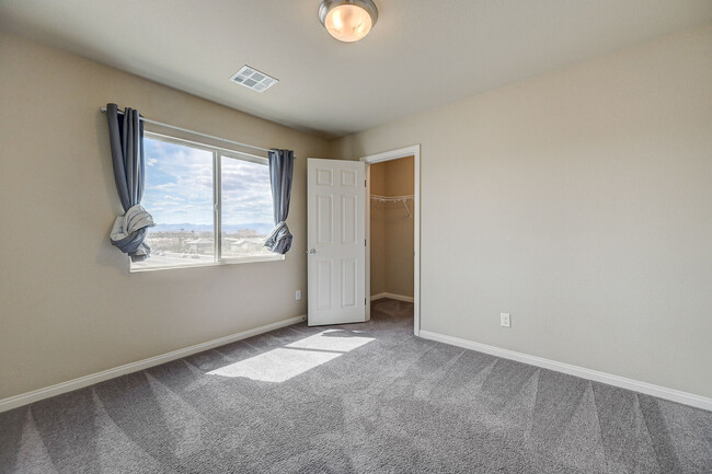Building Photo - 706 Eros Ct