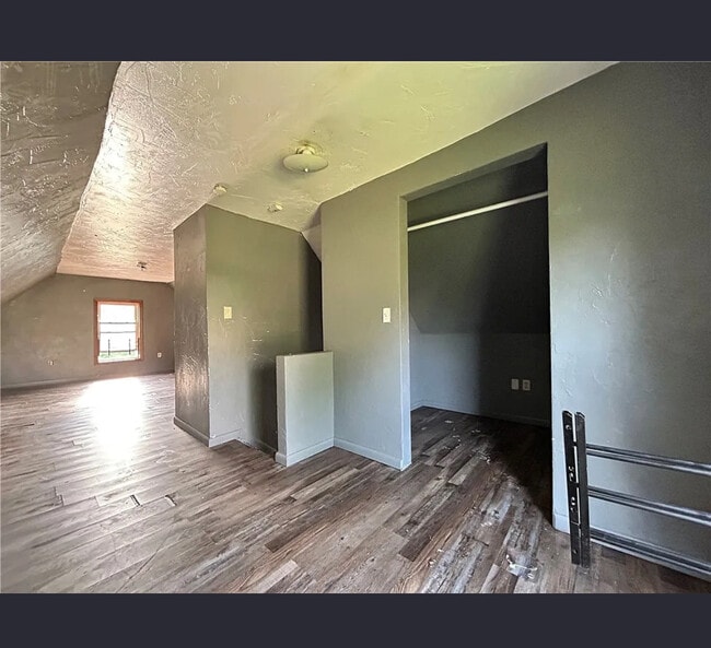 Building Photo - 2405 Harrison St