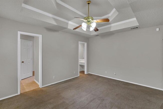 Building Photo - 7825 Silveridge Dr