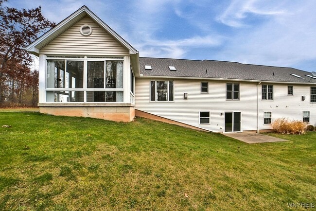 Building Photo - 480 Whitehaven Rd