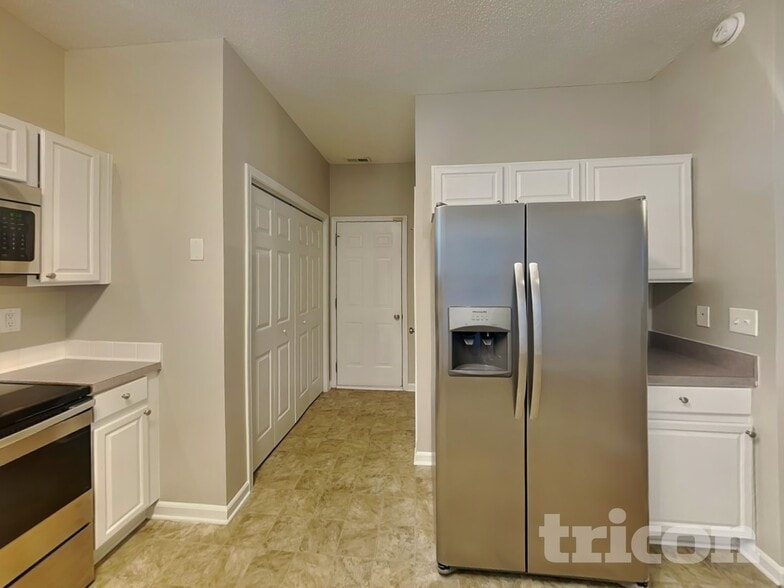 Building Photo - 309 Patrick Ave SW