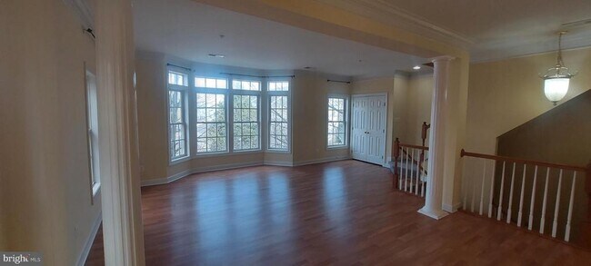 Building Photo - 575 Odendhal Ave