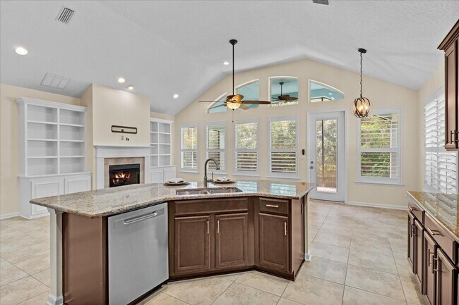Building Photo - Executive Home For Rent!!!!