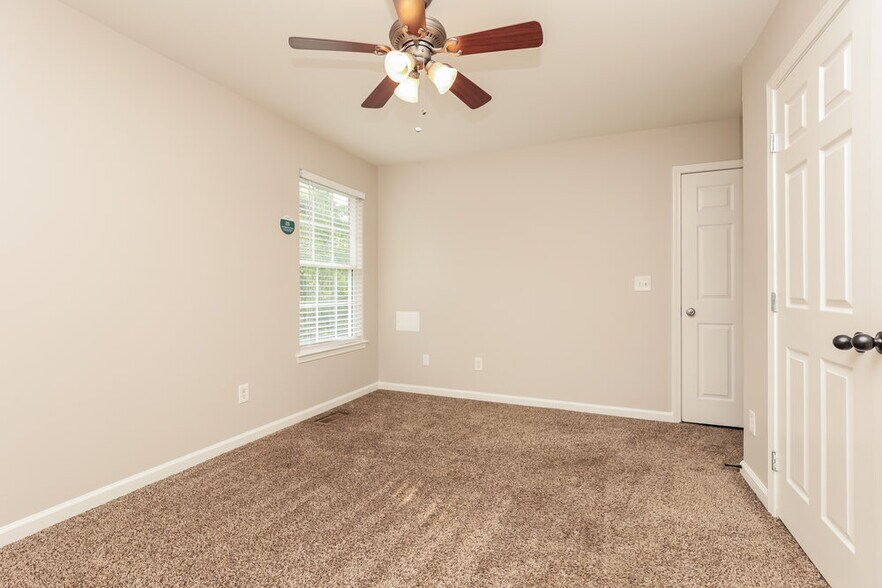 Building Photo - 4088 Hollis Hill Dr