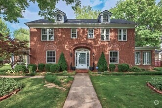 Building Photo - Move In Ready! 5 bedroom 3.5 bath near Was...