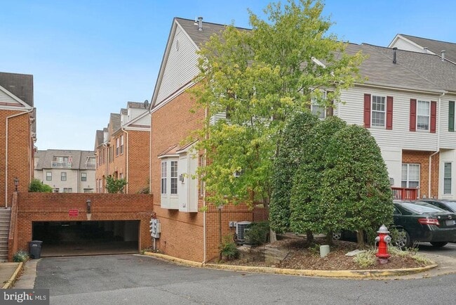 Building Photo - 6022 Madison Overlook Ct